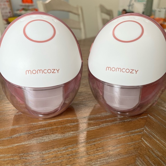 NWOT Momcozy M6 Hands- Free Wearable Electric Breast Pump - Picture 2 of 6